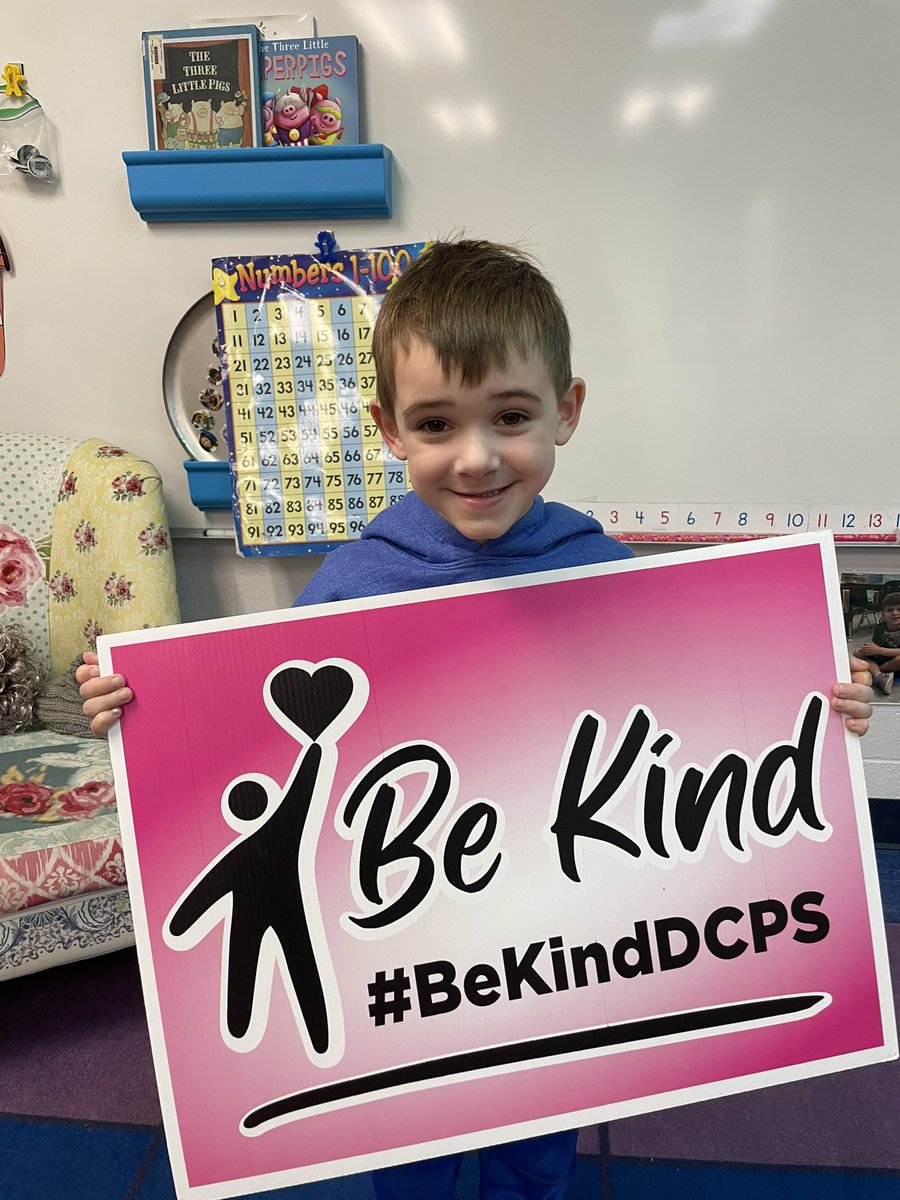 twitwithwhit's tweet photo. Dash-money winning the #BeKindDCPS sign for his class this week! So proud of him! Love my sweet boy and his heart for others. 💙
(And yes that is a Christmas flag still up. We manifest joy in all sorts of ways) https://t.co/MgQJCHtwqM