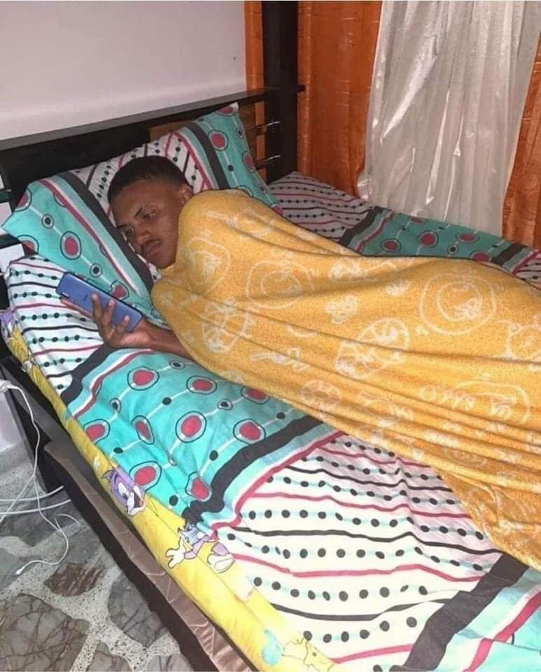Todo mundo saindo na sexta a noite

eu: