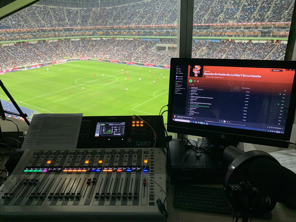 Rayados's tweet image. Afición, en el #EstadioBBVA la música la escoges tú.🎶🎵

¿Qué canción te gustaría que @JRPalaciosChapa y @rudo_farias pusieran previo al partido #Rayados vs. Necaxa?💙