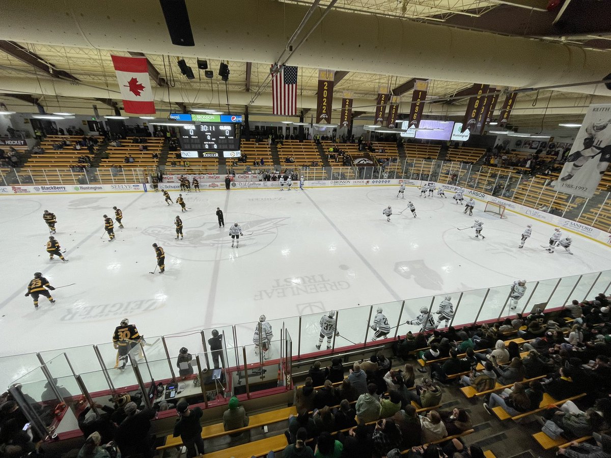 eddie_rosenthal's tweet photo. A wave of green has covered the Lunatics section tonight in support of MSU💚🤍. We’re under 30 minutes until puck drop here at Lawson as the Broncos are getting set to host the Tigers of Colorado College. I’ll be providing live coverage for @WMU_Sports tonight. #GoCos https://t.co/Va0iIWFxHE