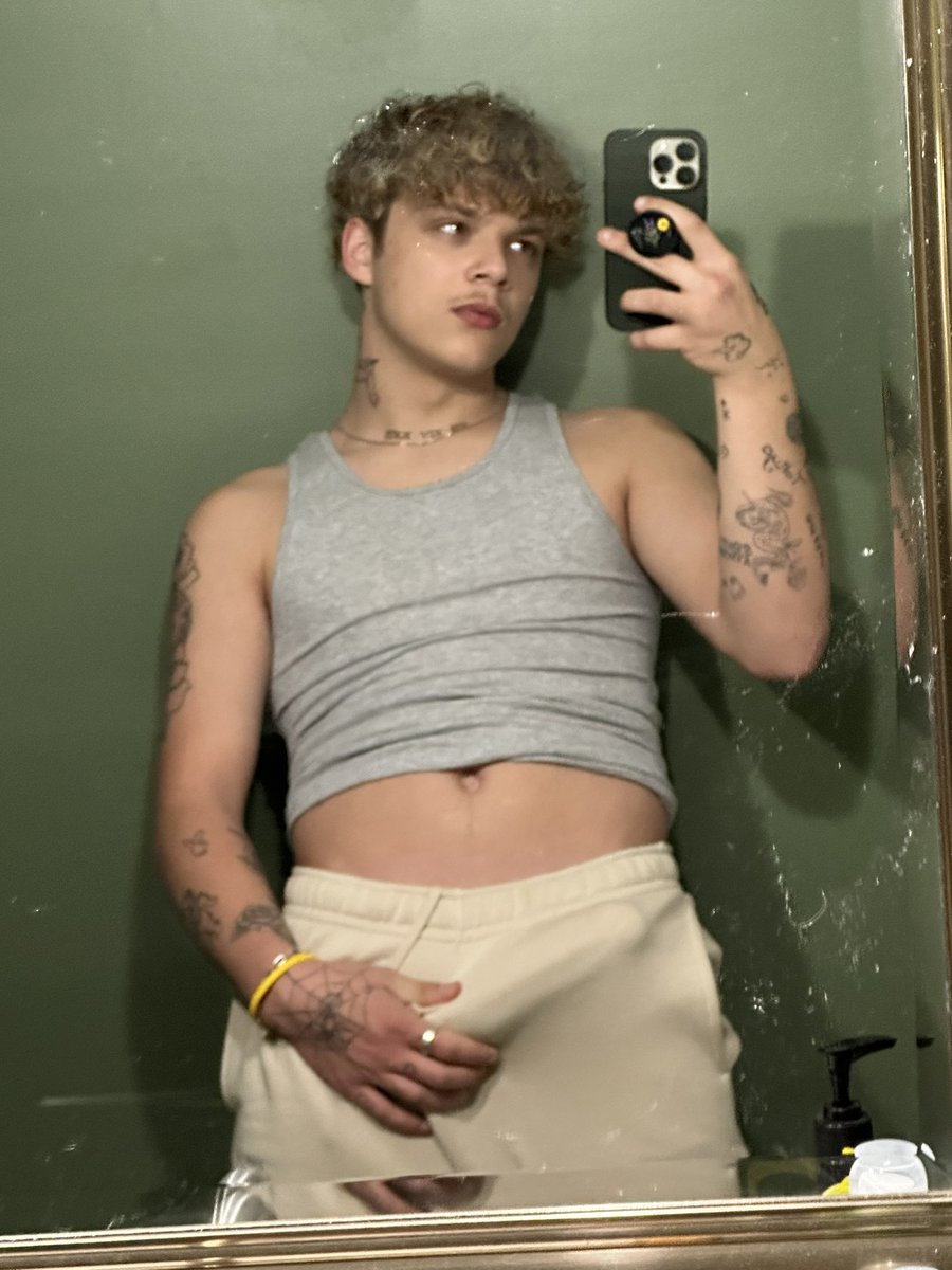 ofshortyxd's tweet photo. who wants to help me after the gym? #onlyfans https://t.co/7oErLpPcOw
