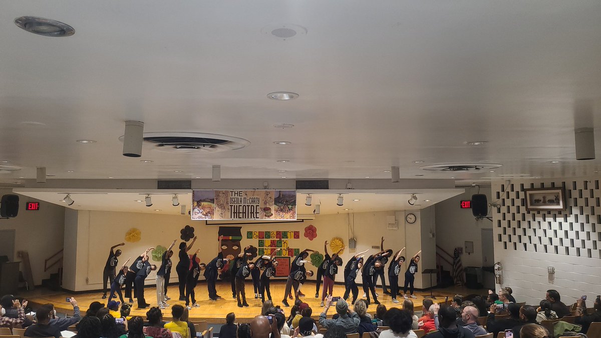 Thank you <a href="/SenatorPersaud/">Roxanne J. Persaud</a> for attending our celebrations today in the arts and science.
<a href="/SheneanL/">Shenean Lindsay</a> <a href="/ChalkbeatNY/">Chalkbeat New York</a> <a href="/Insideschools/">InsideSchools</a> <a href="/CSD17NYC/">District 17</a> <a href="/DOEChancellor/">Chancellor Kamar H. Samuels</a> <a href="/NYCSchools/">NYC Public Schools</a> <a href="/Insideschools/">InsideSchools</a>