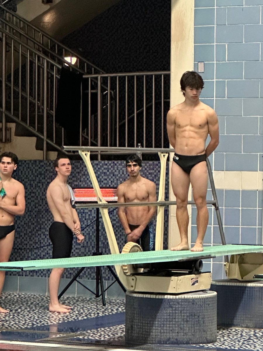SwimDive_NHS's tweet photo. Regional Dive Championship!! https://t.co/HtQ1P0xPII