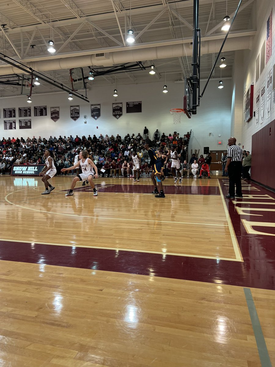 Got these court-side seats in my home gym! #Hilltop