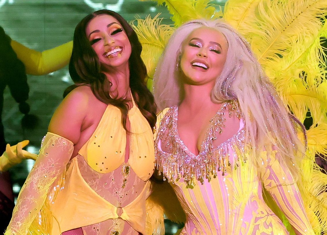 DirrtyJane_'s tweet photo. Xtina having fun with the Lady Marmalade girls 😍 #family https://t.co/sUPHBwuJjI