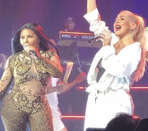 DirrtyJane_'s tweet photo. Xtina having fun with the Lady Marmalade girls 😍 #family https://t.co/sUPHBwuJjI