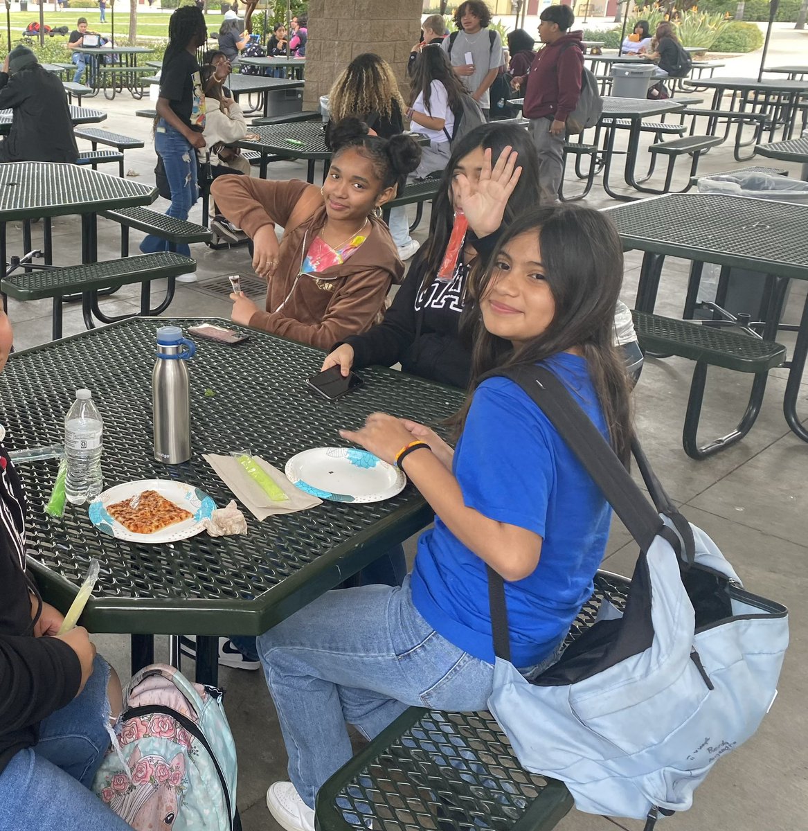 CajonValleyMS's tweet photo. Celebrating Academic Growth with a #beable party ๐๐๐๐๐ก#CVMScougarPRIDE ๐พ https://t.co/fBldERkcO8