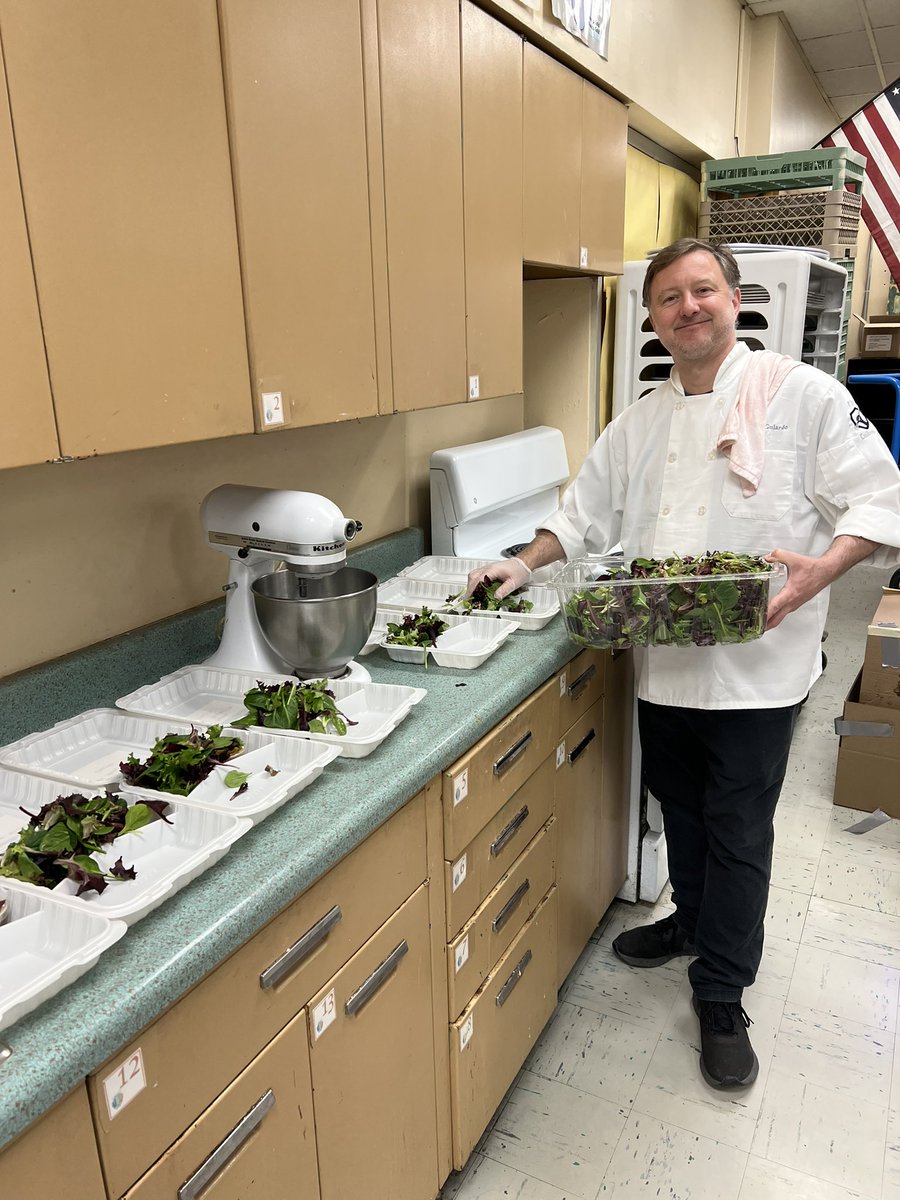 NutleyFPA_CTE's tweet photo. Today was our second installment of staff lunches. The NHS Hospitality Management team along with Chef Gulardo & Chef Huggins prepared a fiesta salad w/chipotle vinaigrette, grilled chicken fajita pita sandwich & tres leches cake. @NutleyPrincipal @nutleyschoolsnj #nutleyculinary https://t.co/uAKu6oL7WH