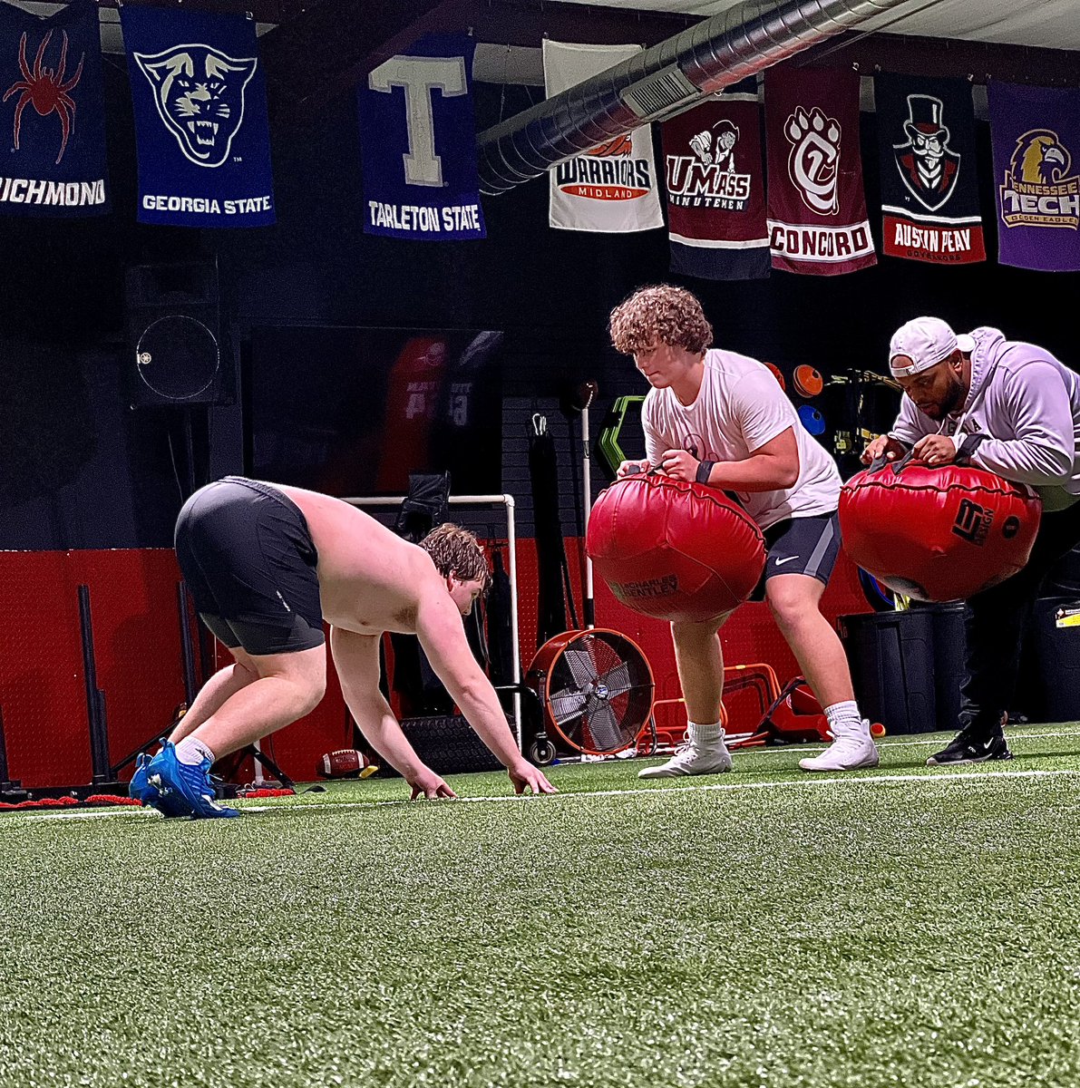 kadenellis15's tweet photo. Persistence…consistent…work ethic. #ChasingDreams #iWillNeverQuit #itsPersonal https://t.co/GO3kxwDI26