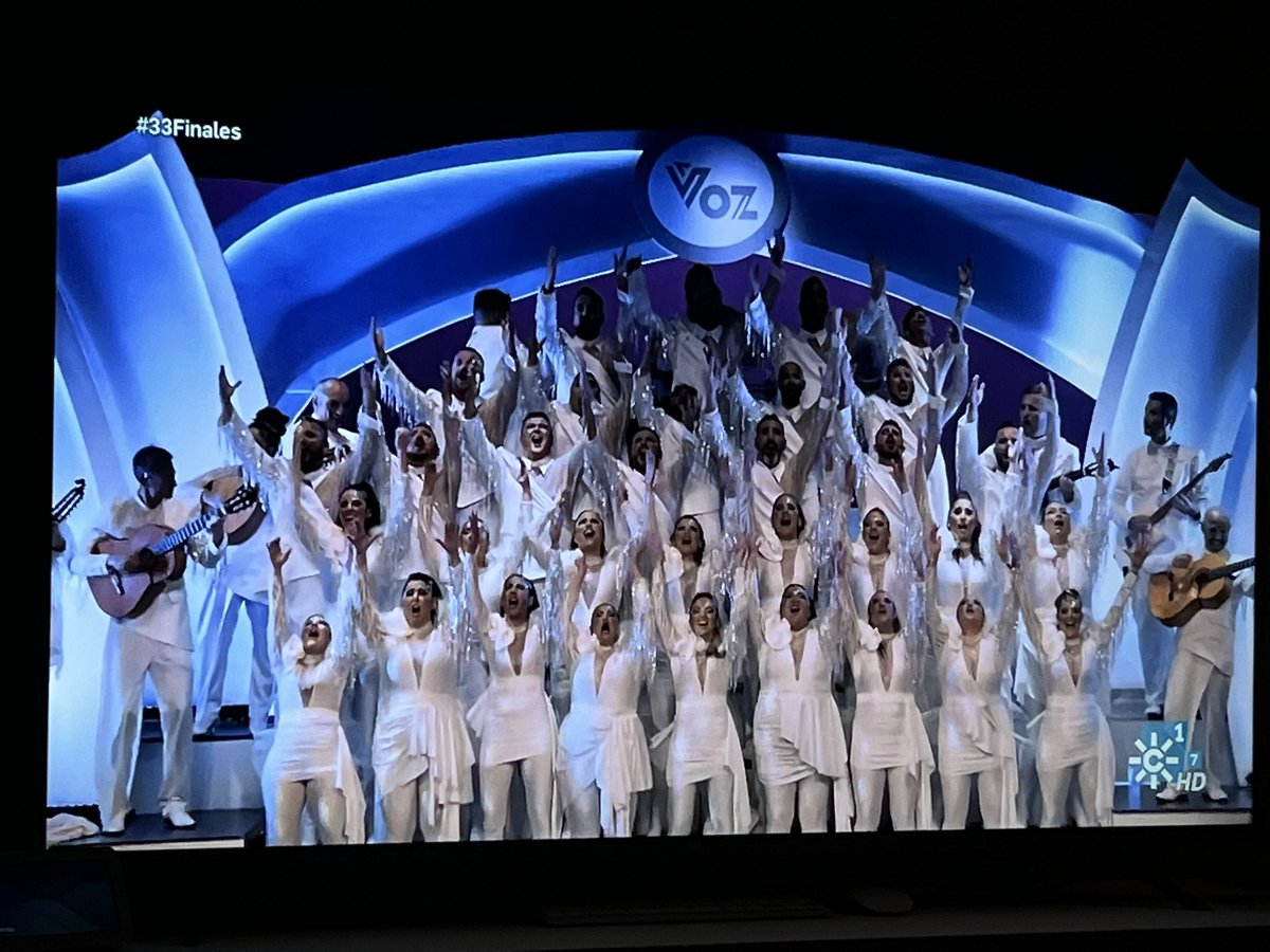 Maravilla coro de La voz!! Mensaje a todo y para todos, simplemente Espectacular!! #33Finales