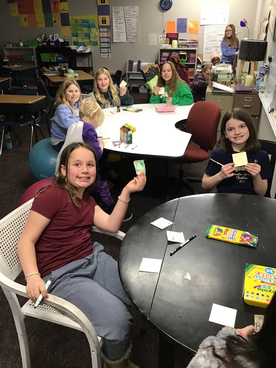 4thgradeMrsW's tweet photo. Service project 2- positive post its in the building! #SpreadPositivityToday @ShaylaJChapman @MonoCollins @JCSD_HZE https://t.co/4zJWUJq3gQ