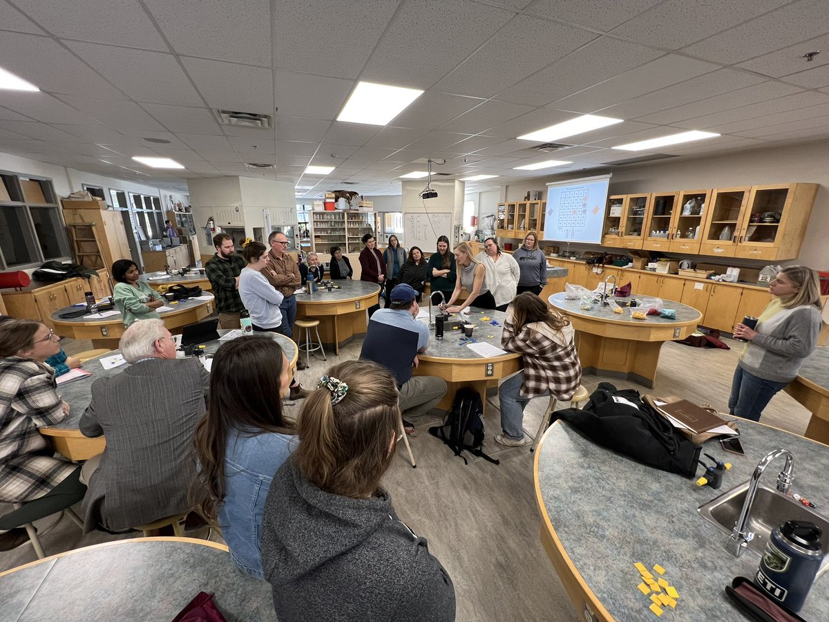 Holly Zurak tweet media