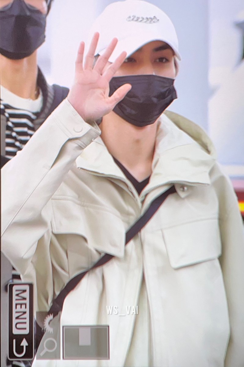 ws_Vai's tweet photo. 230218 ICN
#샤오쥔 #XIAOJUN #肖俊 
#WAYV #威神V https://t.co/w0d8C5x3kx