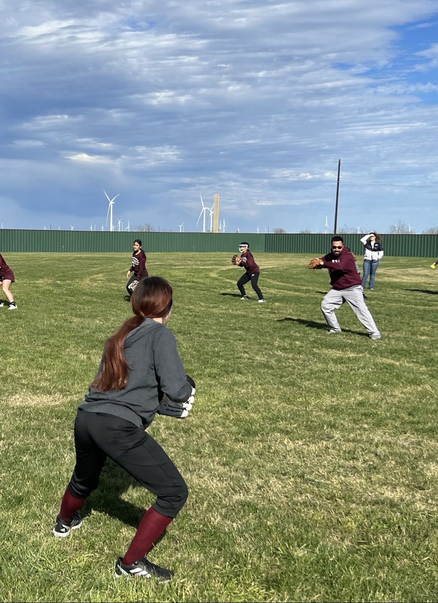 Coach_DS3's tweet image. Small-town athletics at its finest! Big thanks to @MathisBaseball Head Coach @CoachEMartinez for helping out w/middle school softball practice today. Spring-time can get pretty crazy &amp;amp; we appreciate having coaches who take care of ALL our kids. Definition of being #OnTheShip🏴‍☠️!
