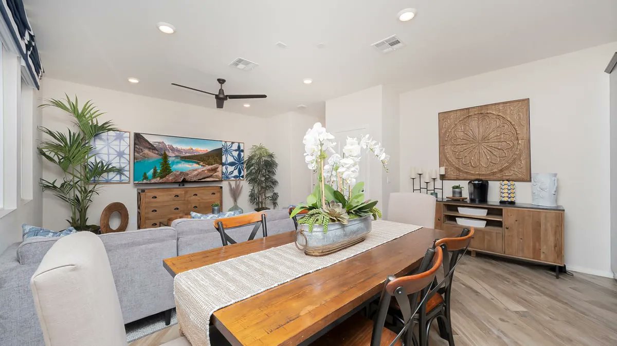 SoldbyZito's tweet image. 📢PRICE IMPROVED!📢
See this Beautifully Upgraded Community Model Home located in an ideal area of Eastvale this Saturday 12 pm to 4pm. 
🛏️ 3 beds
🛁 2.5 baths
📐 1,498 sqft

#thezitogroup #inlandempirerealestate #localrealtor #socal #openhouse #hometour #homeforsale #eastvale