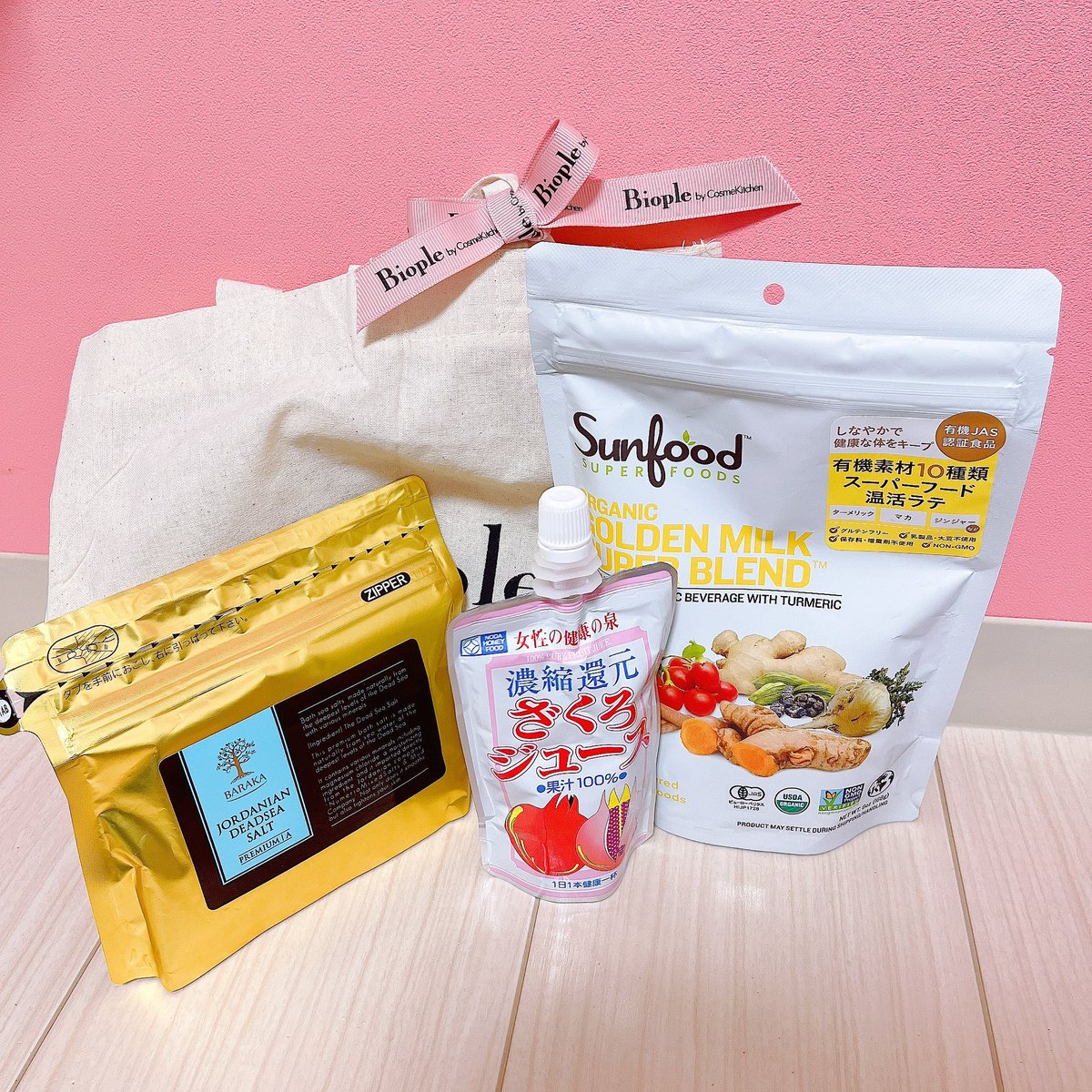 marble_livelife's tweet photo. 頂いた
お誕生日プレゼントを
ちよっとずつUP✨
本日、お誕生日🎂の
nomicoちゃんから
健康食品と入浴剤🛁✨
いつもキュートで
気遣い屋さんの
nomiちゃんLOVE👩🏻❤️
ありがとうぅ❣️
#micco_drops
#誕生日 #present
#birthday #ありがとう
#感謝 #ThankYou
#入浴剤 #お風呂
#bath #bathadditive https://t.co/zbZJhPetkB