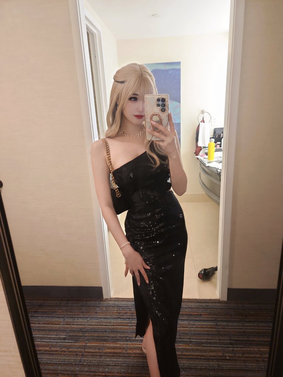 Jennybelly 🔜 katsucon on Twitter: "All dressed up"