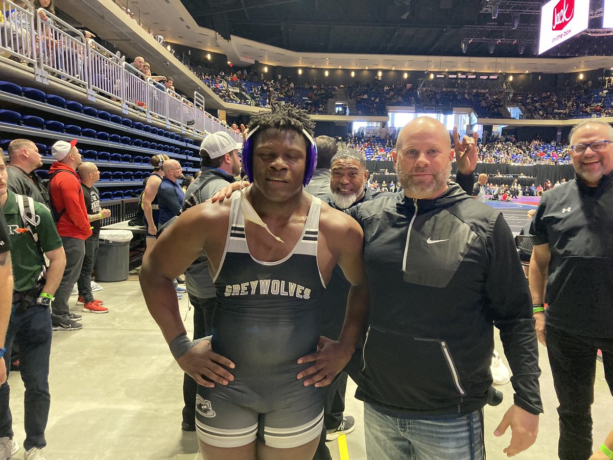 l4for4's tweet photo. Great day for @AthleticsKISD at the UIL State Wrestling Tournament. We will have athletes in the Semi-Finals tomorrow! @KilleenISD_ https://t.co/PYJGPTRT8F