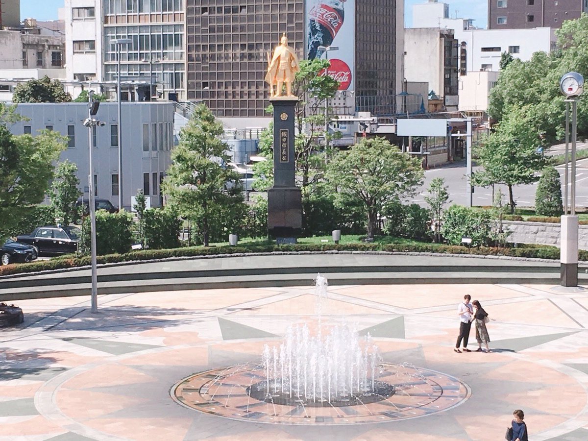 おはようございます☀️

本日岐阜県で開催されます
 #策伝大賞 予選👘

さえずりカンパニーからは
以下のメンバーが出場します🌸

︎✿濃姫会場  22番 藤乃家歩和鈴🐠
(京都女子大学落語研究会 2回生)

︎✿道三会場  18番 綾紫家小波🐳
(大阪大学落語研究部2回生)

ファイトだ〜✨

 #TOriProject