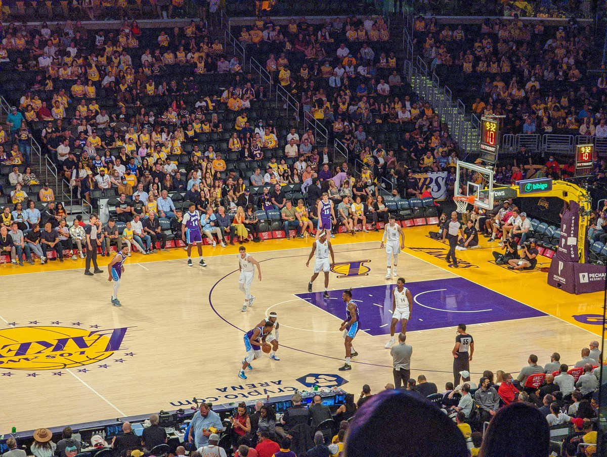Josh_Quinonez's tweet photo. This some real magic right here. 5 against 1! @_bad1karma @tshakaarmstrong @AndroidStud @GooglePixel_US #TeamPixel #PixelPostUpChallenge #FixedOnPixel #giftfromgoogle https://t.co/Foes6AD7k2