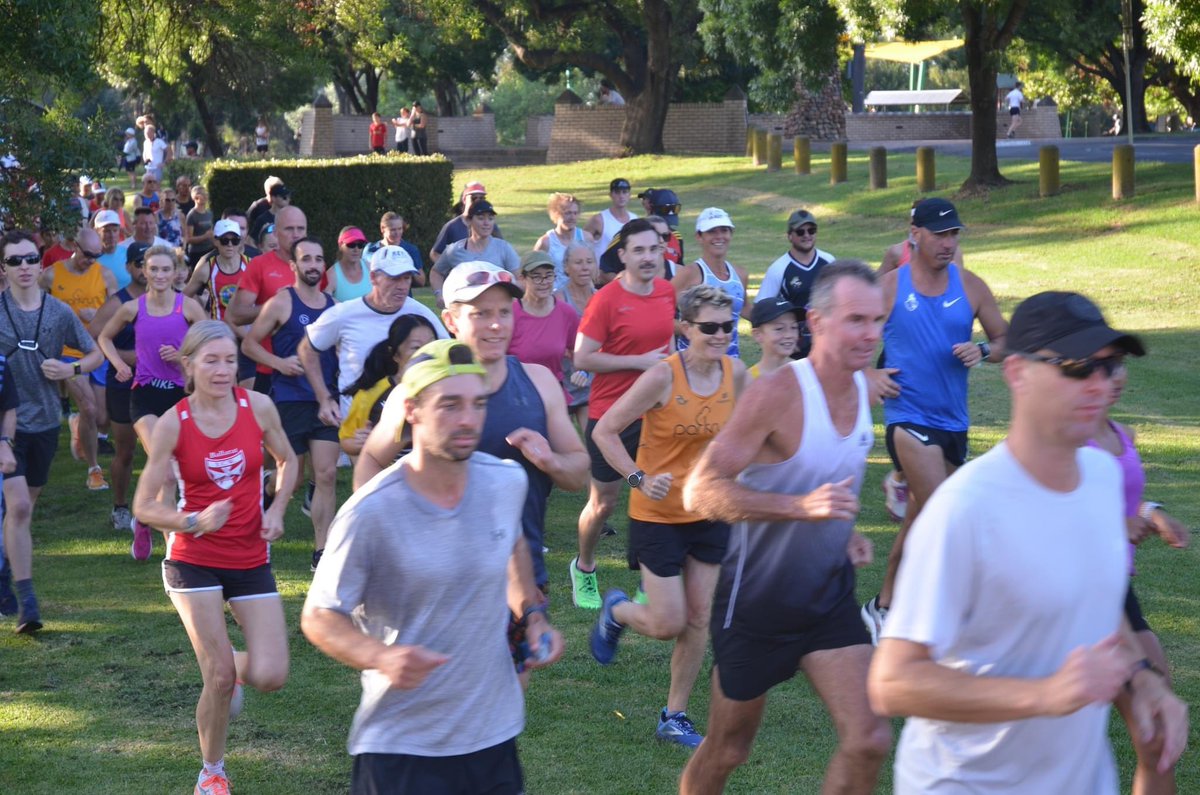 jumpylegs's tweet photo. Great to squeeze in #bathurstparkrun before the action gets underway @WABathurst23 . Me and 500+ others. Fantastic team of volunteers coped brilliantly with all the extras. Lovely course & “conversation” statue is so parkrun! #loveparkrun https://t.co/yhFkaScmPe