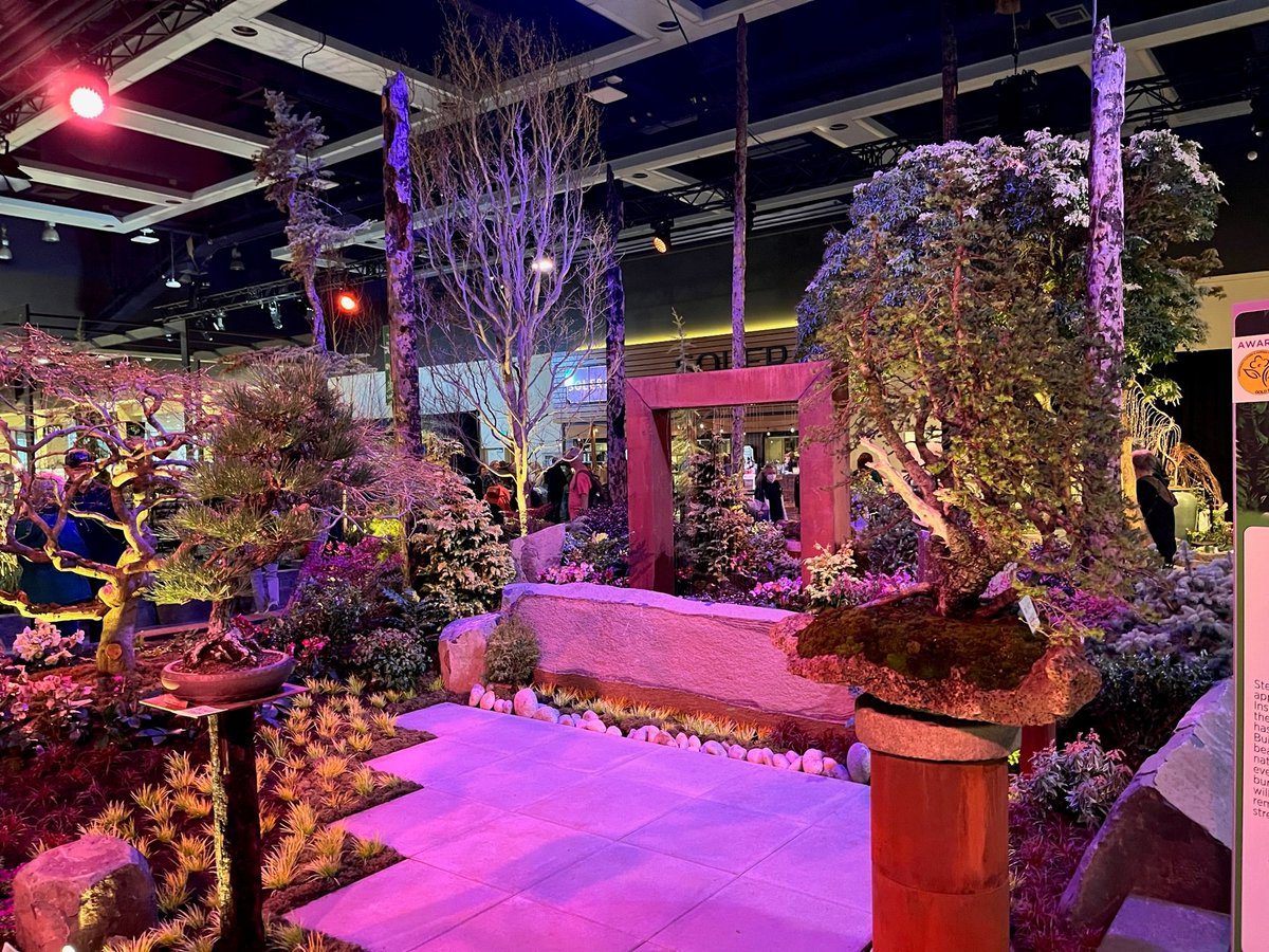 Thrilled to be in #Seattle for the Northwest Flower &amp; Garden Festival this weekend! Talk about an incredible atmosphere full of enthusiastic people, insightful workshops, and an evident passion for nature🌱 

Excited to see what tomorrow brings!
