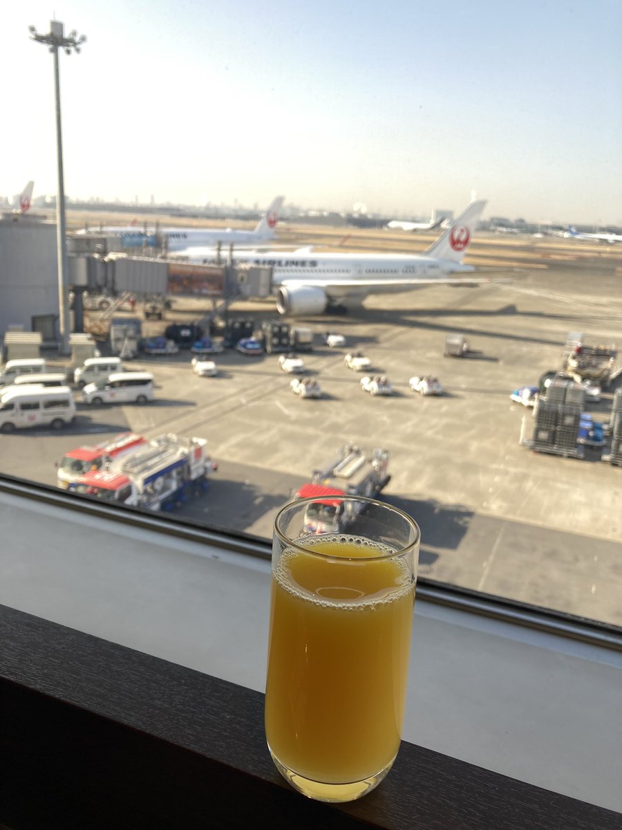 snake_komaje's tweet photo. 羽田空港サクララウンジから
おはようございます。 https://t.co/fjlk6oyNUI