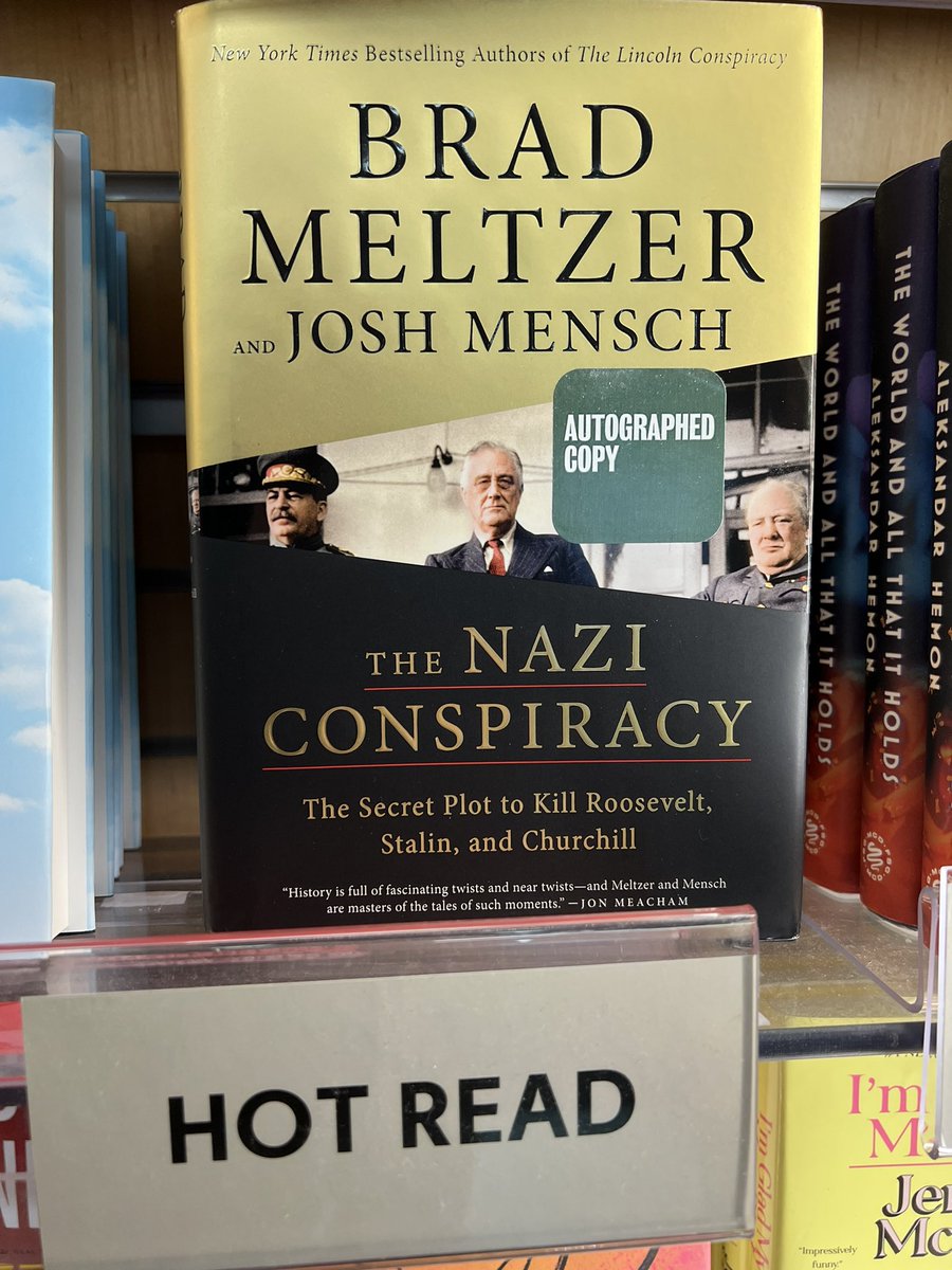 bradmeltzer's tweet photo. Secret signing. 
Miami airport.
@HudsonBooks 
By Gate H5. https://t.co/wqBqZmioWz