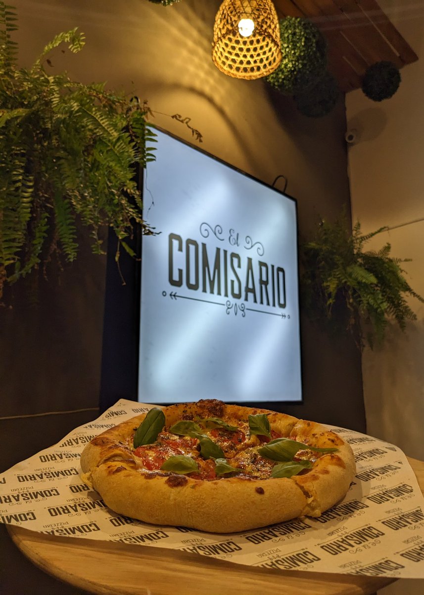 josemachap's tweet photo. Con mi familia abrimos "El Comisario" en Caacupé, un lugar para compartir con la familia y amigos 👨‍👩‍👧‍👦❤️
Tenemos pizzas con masa estirada en el momento, hamburguesas caseras, picadas, chopps, tragos y más 😄

Me ayudas con un RT https://t.co/L9seUyvndm