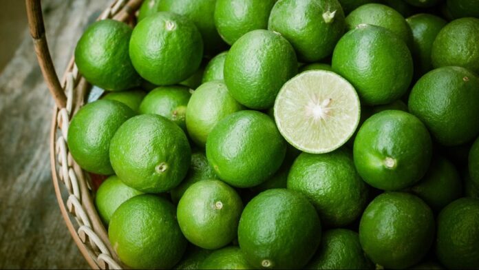 CocinayVino's tweet photo. No botes el limón🍋 viejo, sácale provecho. https://t.co/veeyI8SZdp https://t.co/67dzdSnemG