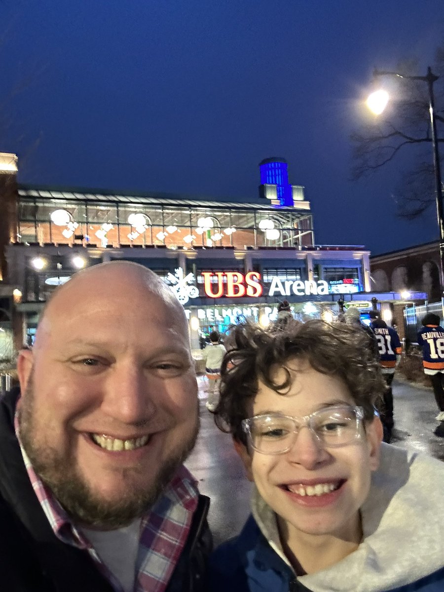 ThatDadEd's tweet photo. First game ever #isles https://t.co/sYQBHo8wa6