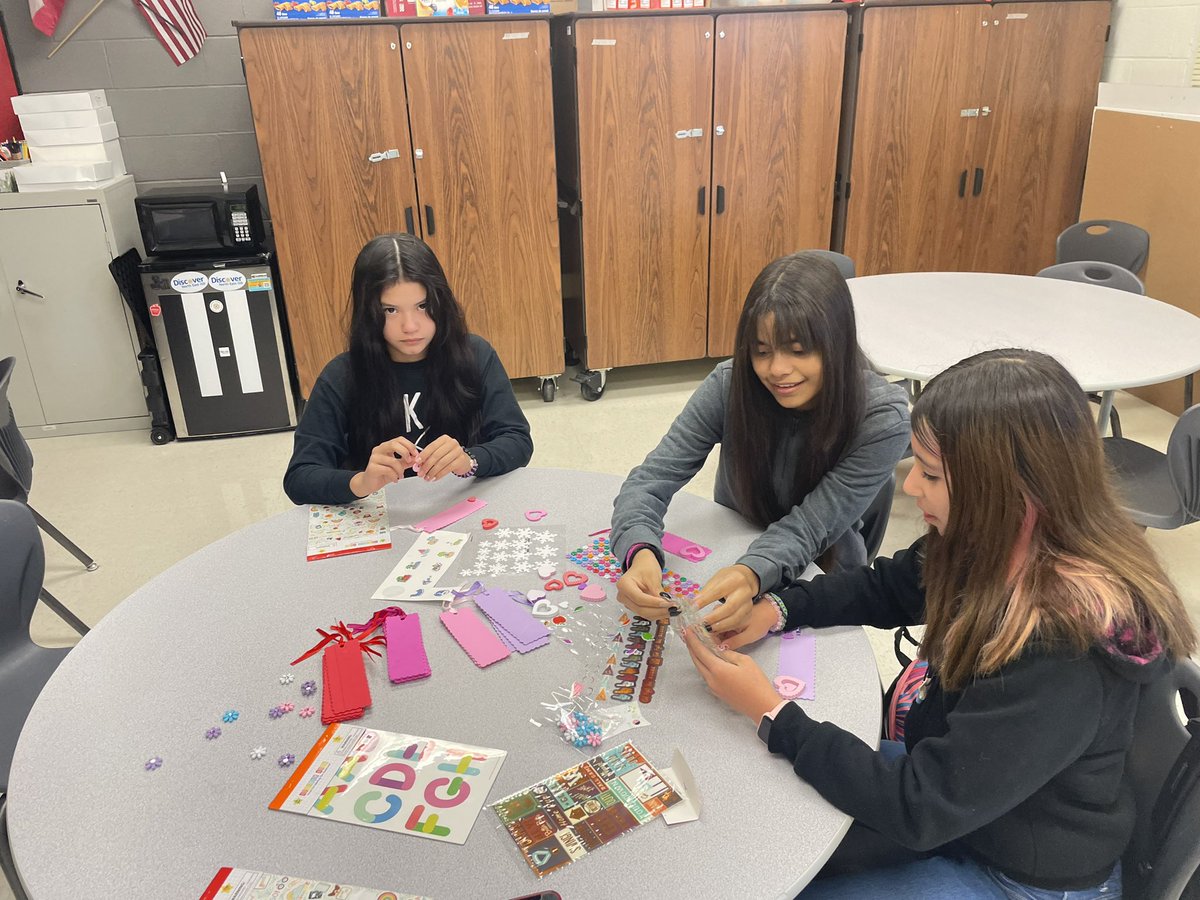 Sabrina Lara tweet media