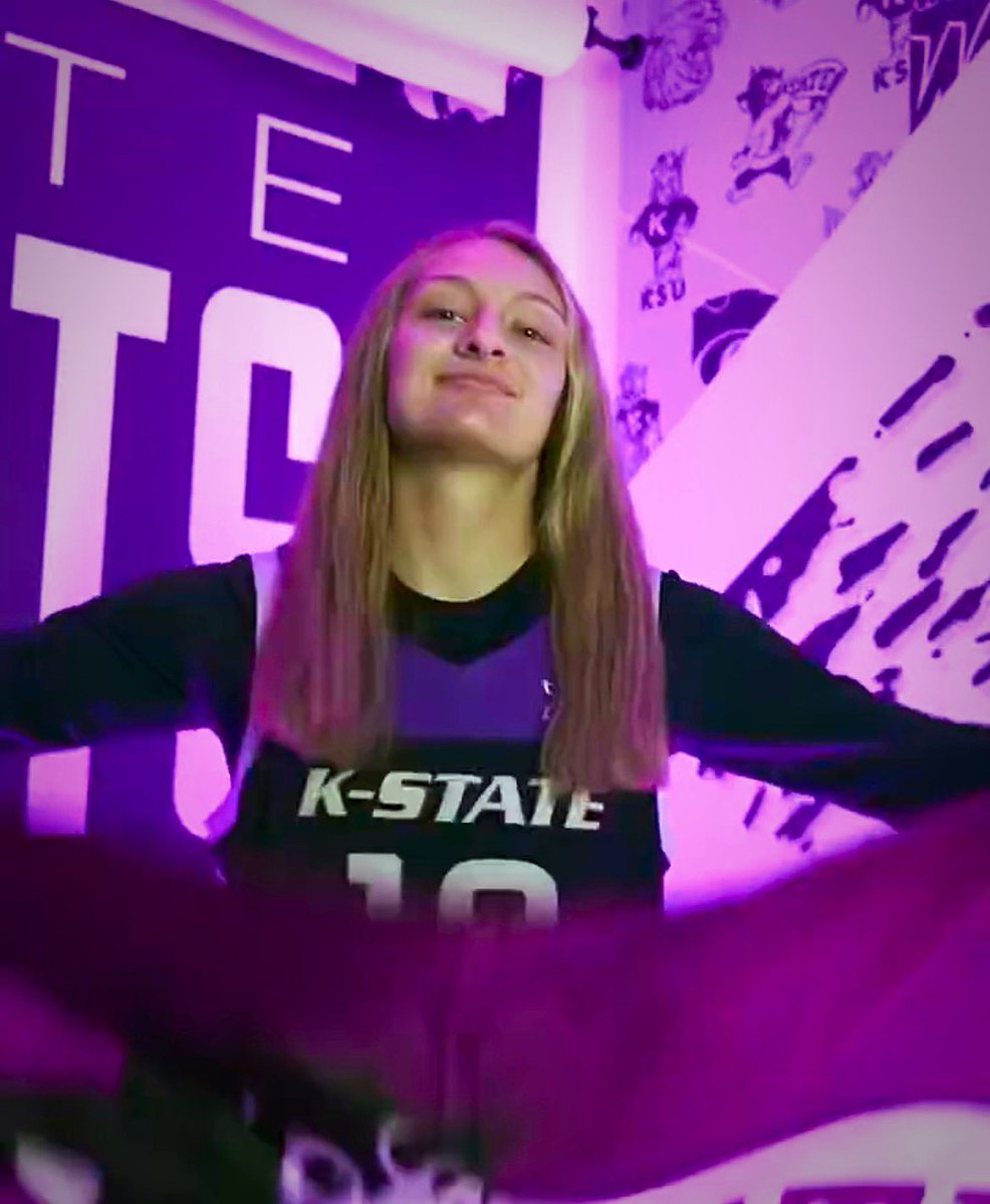 catfan28's tweet photo. 🚨Breaking news JUST NOW: Taryn Sides (Phillipsburg) hits this jumper to hit 2,000 points for her career. She becomes just the 5th Kansas Native to eventually play for K-State. (Others: Koehn, Ohlde, Lehning, and Ramage). 

🎥 OpenSpacesSports https://t.co/nEPetkM1jO