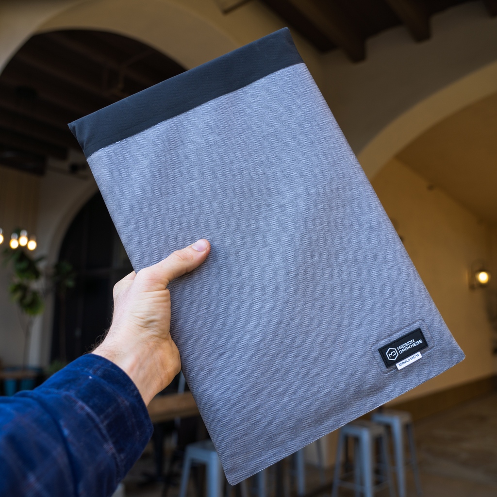 MissionDarkness's tweet photo. No matter where your adventure leads you, having a dry shield sleeve to keep your electronics is always handy.
#datasecurity #faraday #missiondarkness #emf #faradaybag #travelgear #privacy #USAmade #EMP #EMF #RFIDblocking #RFprotection #RFIDprotection #Prepper #EMFblocker #shtf https://t.co/YUDlbOzeSg