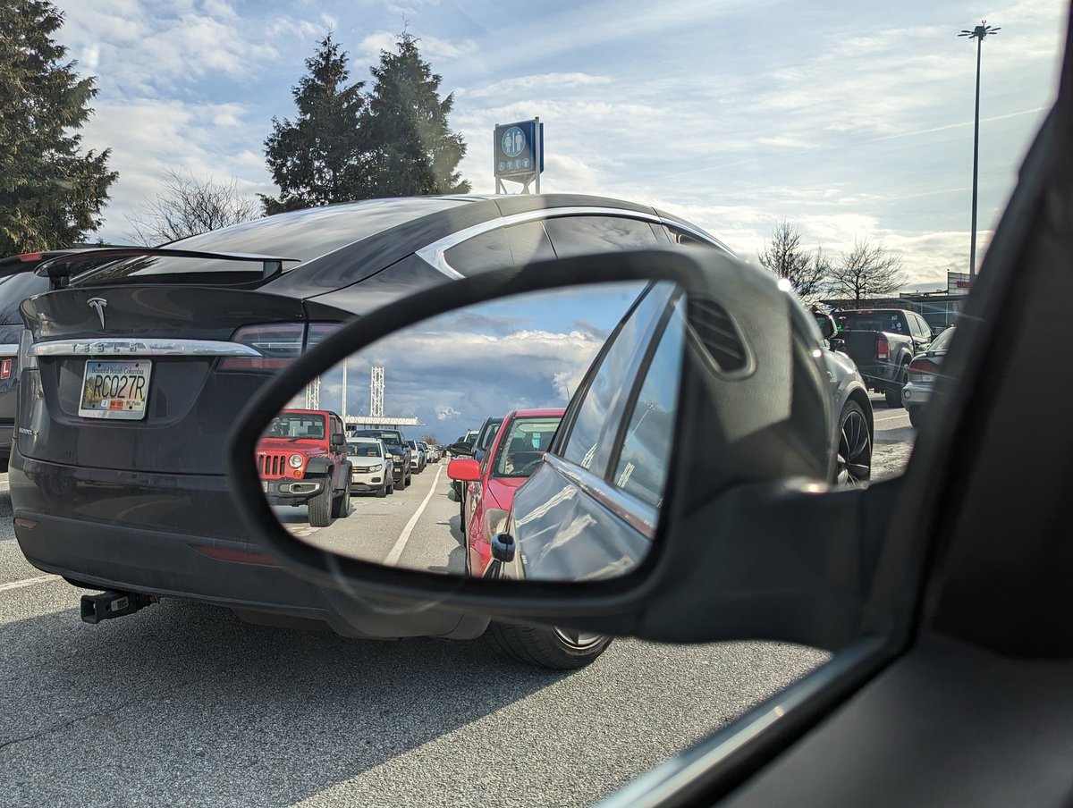 turfmow's tweet image. I had a great experience representing the @BCGSA1995 at the @WCTA_social  conference. Turns out I was a @JacobsenTurf celebrity on the trade show floor from the promotional video shot @CordovaBay. First ferry there and a two sailing wait home. #islandlife #turfnerd #turflife