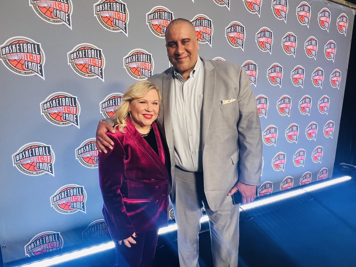Holly Rowe tweet media