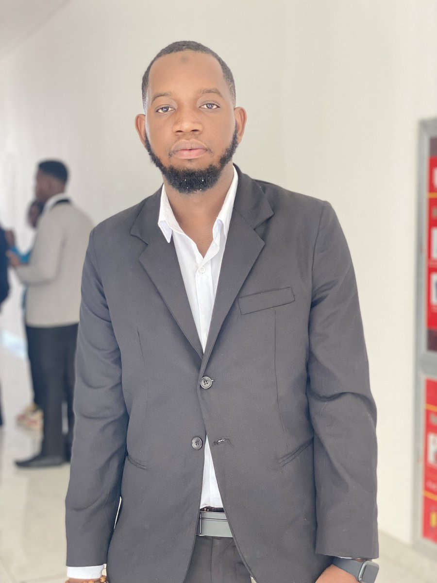 DemzJallow's tweet photo. The Flag                                     The Face https://t.co/Jfm7gyzHL2