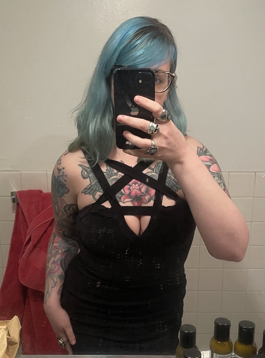 PushingUpRoses 🦇 on Twitter "Despite throwing out my voice, I'm seeing