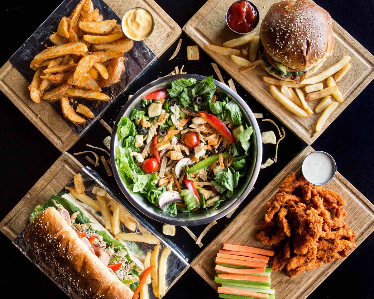 After your next game, drop by Romer's Burger Bar for mouthwatering burgers, delicious sides, and a cozy atmosphere! 🍔🍟 

VUL members get a 10% food discount at all locations (except during happy hour). 

#RomersBurgerBar #VancouverEats #YVRFood