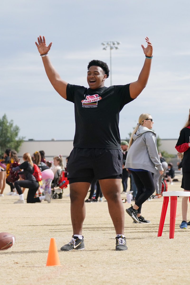 FiteCullen's tweet photo. “Be the light that inspires others to dream.” #Superfest2023 

photo credit:@gonzalesphoto https://t.co/1esPvOJvie