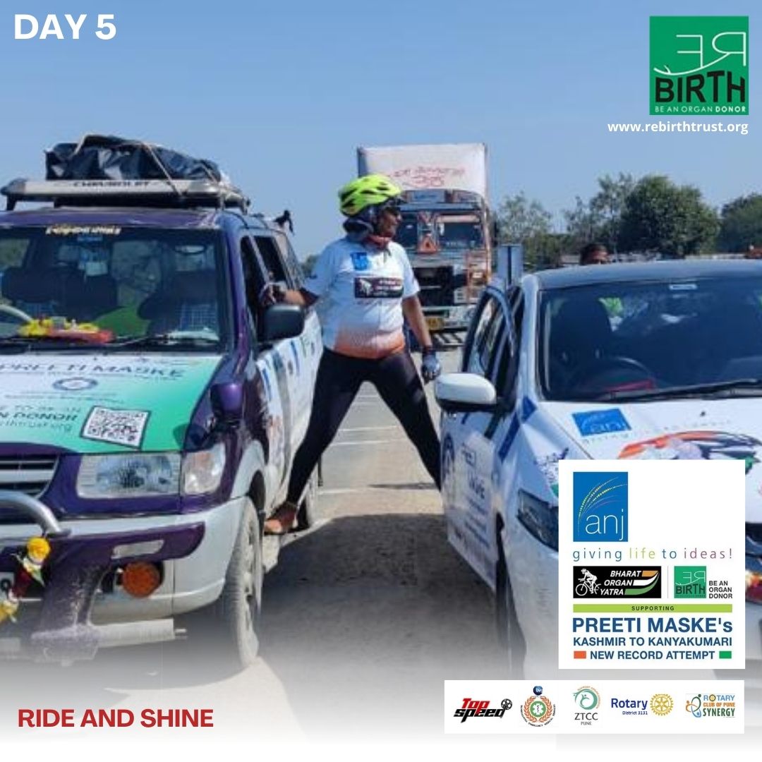 RebirthTrust's tweet image. #ANJBharatOrganYatra

As we arrive to the center of India, the Expedition too is in the midst of its journey. 
Preeti cycles along, scorching sun overhead and bouts of cramps constantly troubling but resolve at its peak!