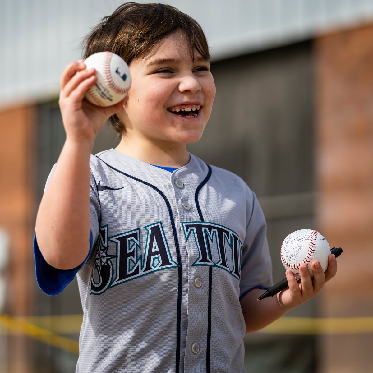 Seattle Mariners on Twitter "For the kids! 🤗"