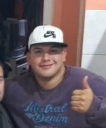 LechiguanaNC's tweet photo. Nuevamente pregunto: hoy hace 22 días q murió mi hijo Lautaro Padin, al que mataron igual q a Fernando Báez. Salió de una fiesta y lo molieron a golpes. Agonizó 14 días y 12 horas, ya se saben quiénes son los culpables y están prófugos. https://t.co/Ccs0QgHnbl