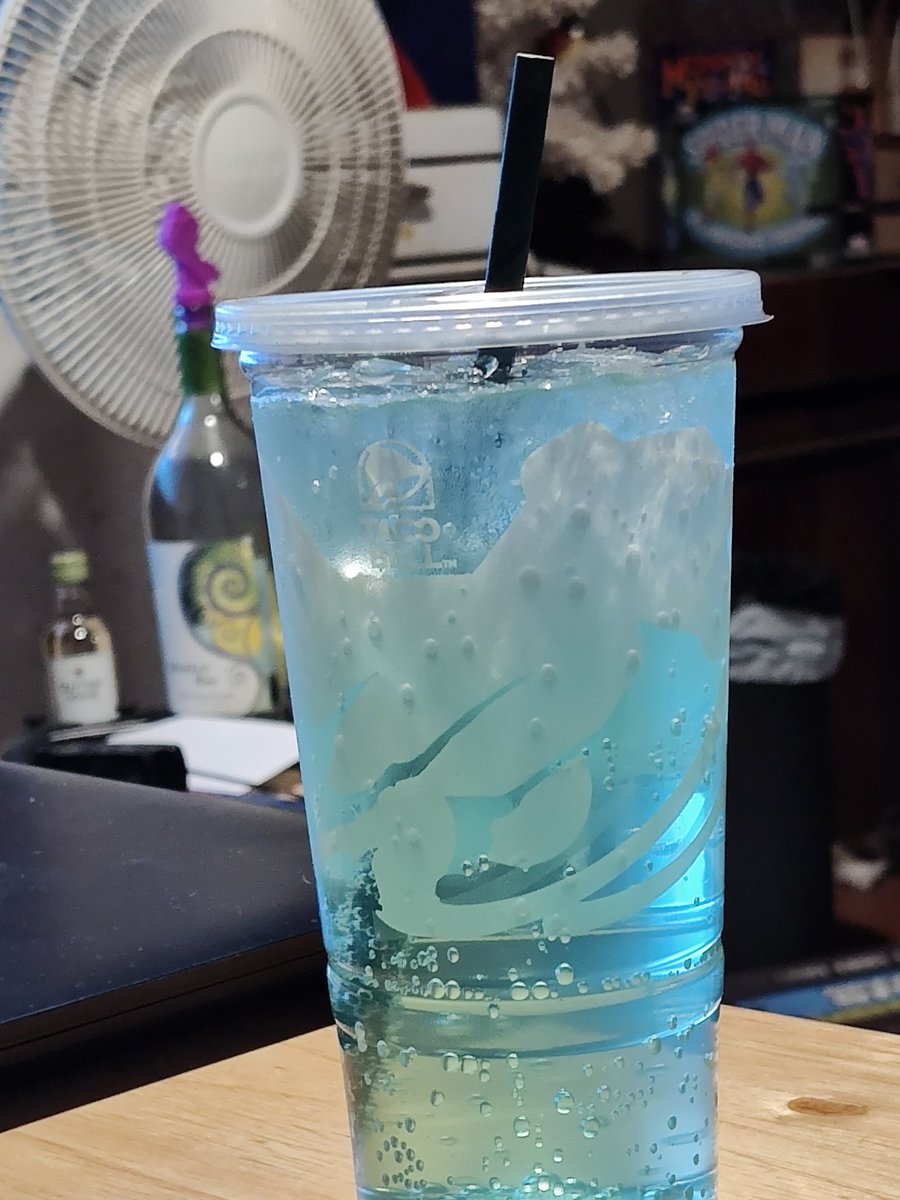 Tommy_Kash80's tweet photo. Who the hell likes Baja blast. This the most disgusting offensive drink,this is what happens when you big companies don't care about their customer #pepsigate #disgusting #offensive #tacobell #neveragain https://t.co/XPyEr3EIJE