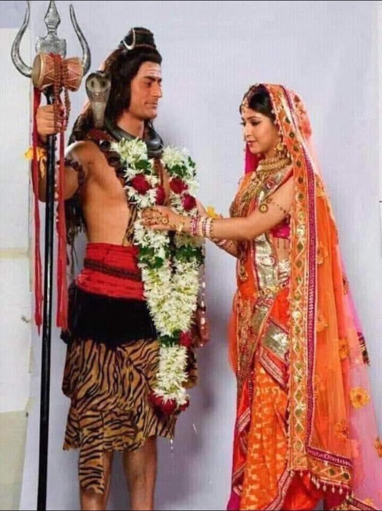 शिव सत्य है, शिव अनंत है,
शिव अनादि है, शिव भगवंत है,
शिव ओंकार है, शिव ब्रह्म है,
शिव शक्ति है, शिव भक्ति है,
ना ही इससे पावन कोई दिन होता है ना ही होती हैं कोई रात्रि
पावन पर्व महाशिवरात्रि की हार्दिक शुभकामनाएं..!!   

 #महा_शिवरात्रि 
            🚩🚩हर हर महादेव 🚩🚩