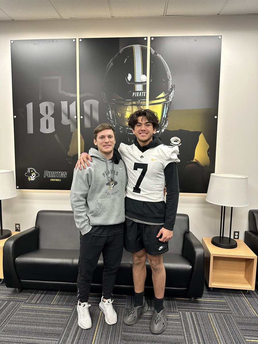 I had a great visit at Southwestern University with <a href="/CoachBishopSU2/">Coach John Bishop</a>. Thank you for the great experience! <a href="/CoachTPMiller/">Coach Miller</a> <a href="/CoachJLozano/">Justin Lozano</a> <a href="/CTJFootball/">Johnson Football</a>