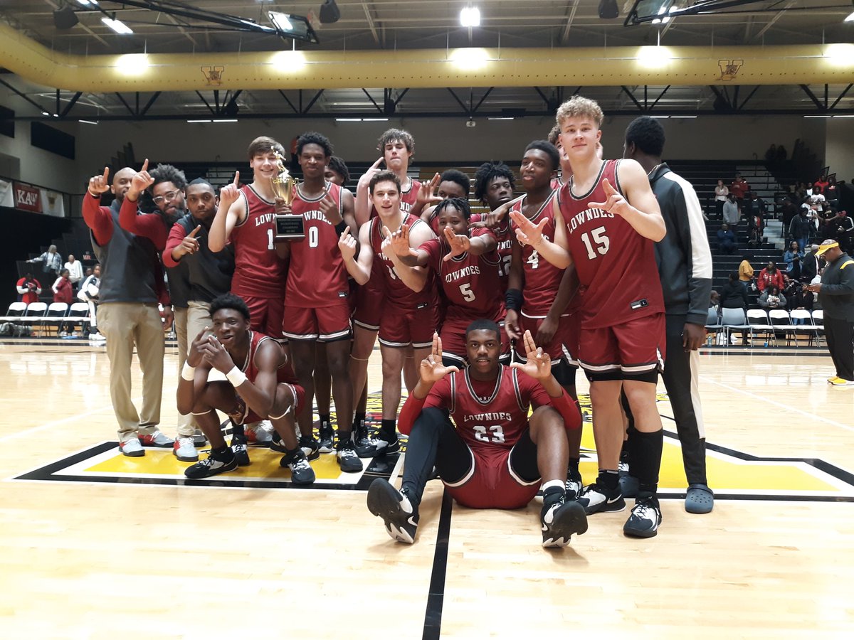 For the second straight year, the Lowndes Vikings are Region 1-7A Champions.
FINAL: Lowndes 66, Valdosta 47
#VDTSports 🏀