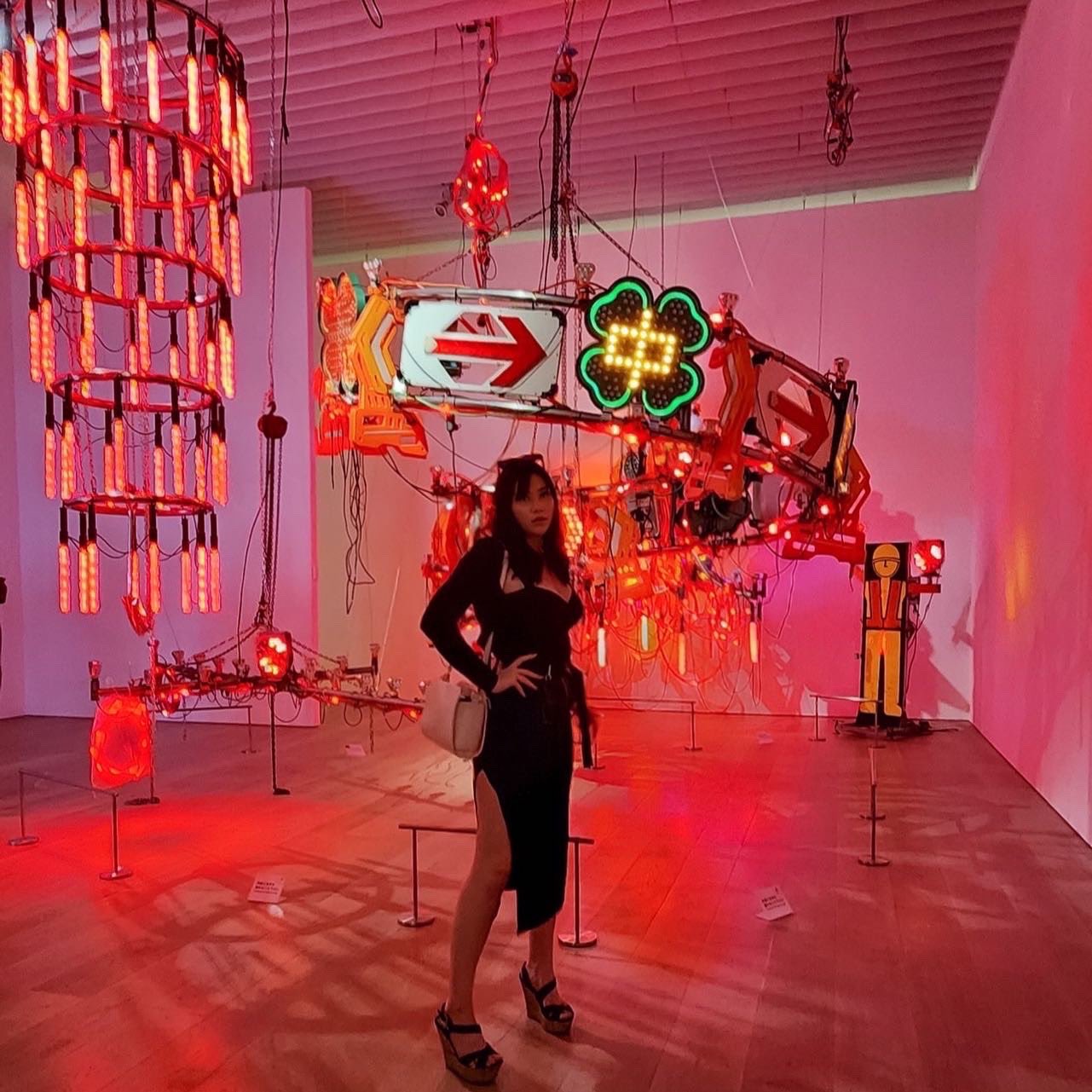 Sushipotato on Twitter: "Who is more extra - me or the art? 🚨🚦 https://t.co/ZWat0TAnC9" / Twitter