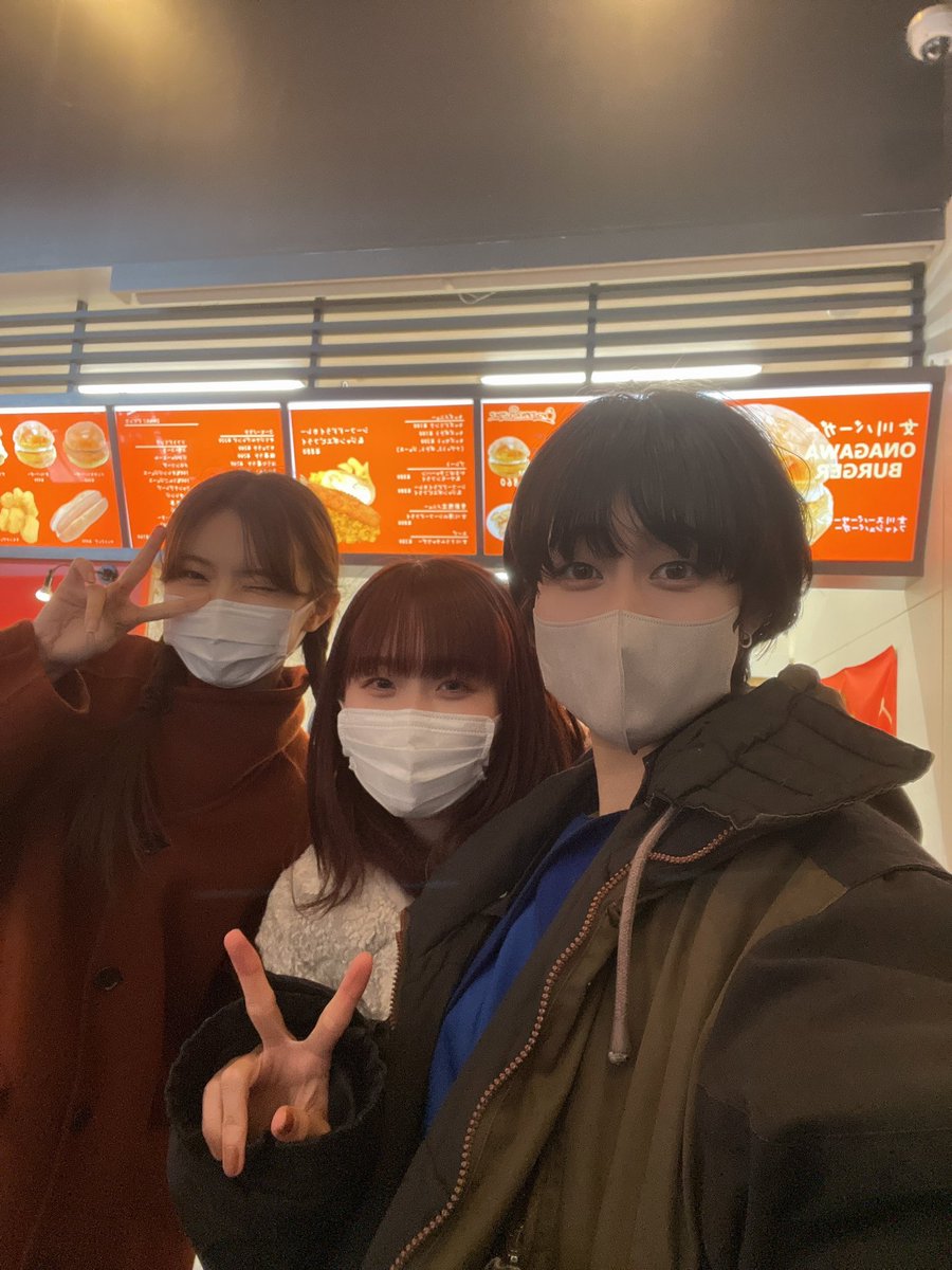 mikina_ExWHYZ's tweet photo. ただいま　女川バーガーお手伝い中です　店員まほまゆたん

#ONAGAWACK2023 https://t.co/jU0LJyFxeo