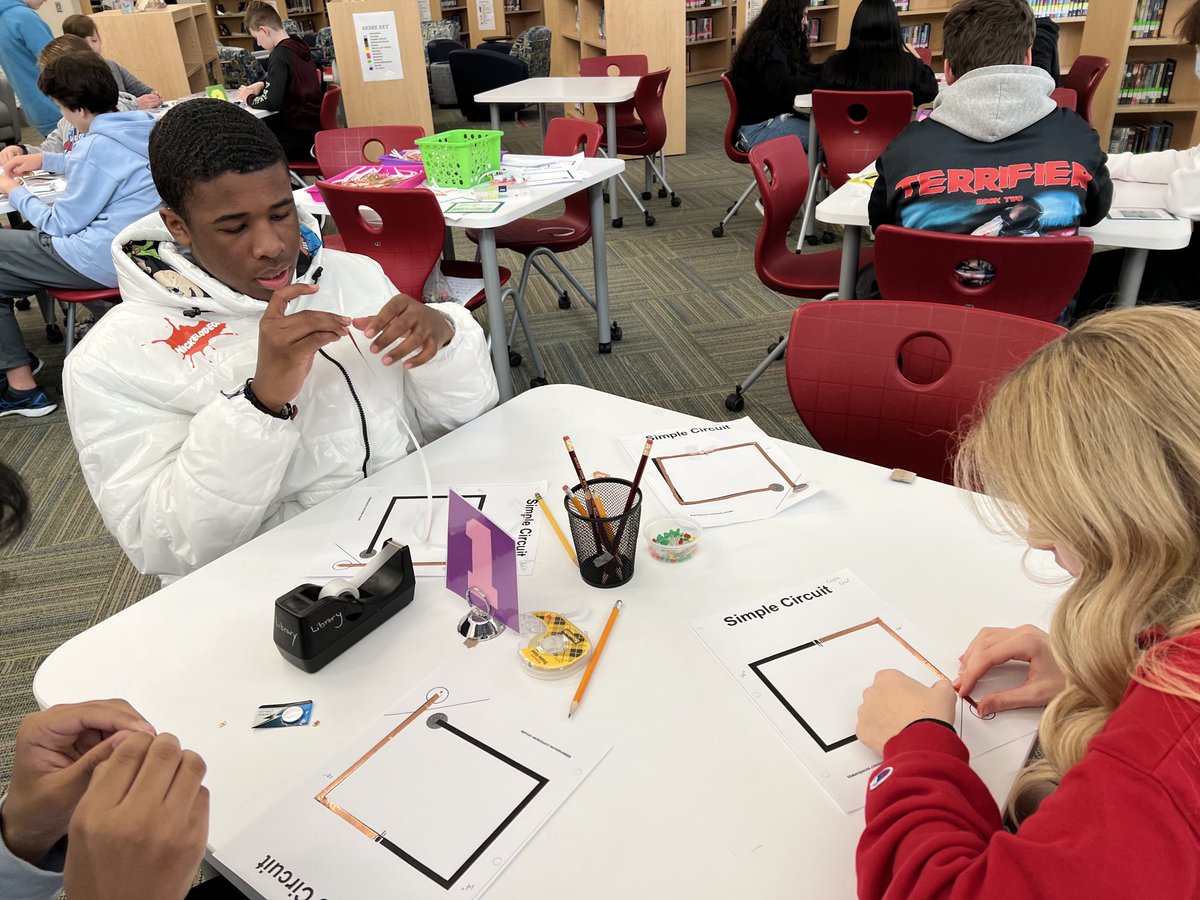 patrice4books's tweet photo. End of February means Circuitry in the Makerspace @JBMS_WJCC . 8th graders created circuits using multiple tools. #wearewjcc #powerintheweb @littleBits @SnapCircuits https://t.co/qT9qvYVNHS